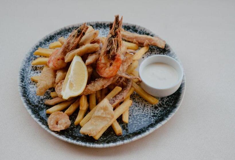 Grand View Hotel & Suites Copou