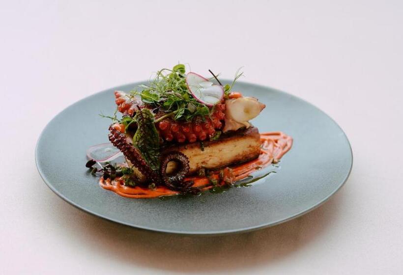 Grand View Hotel & Suites Copou