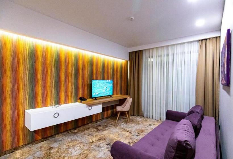 Grand View Hotel & Suites Copou