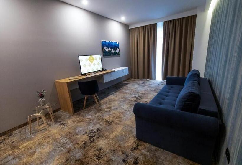 Grand View Hotel & Suites Copou