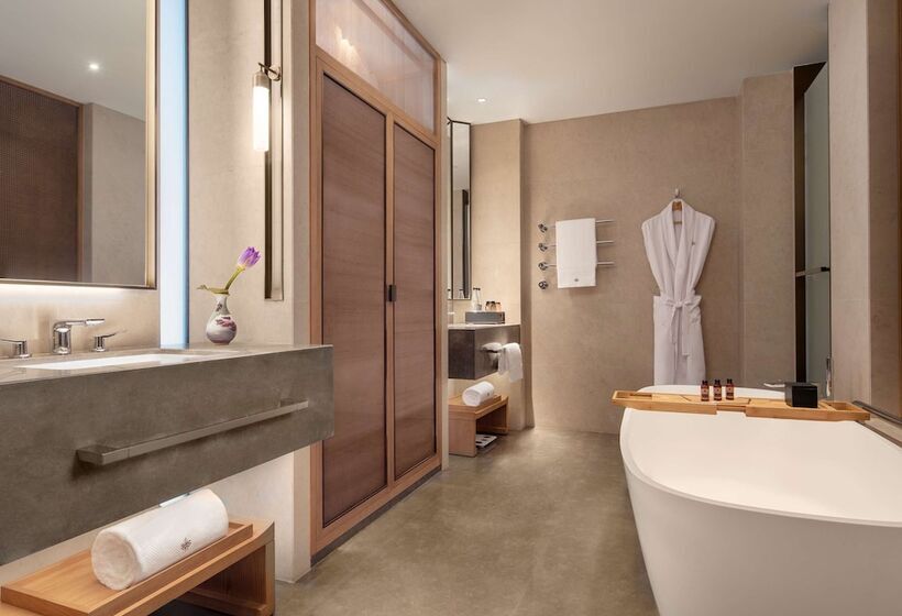 Grand Wuji Hotel, In The Unbound Collection By Hyatt