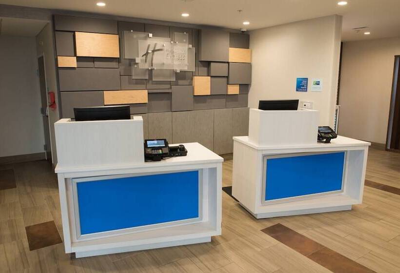 Отель Holiday Inn Express & Suites   Louisville N   Jeffersonville, An Ihg