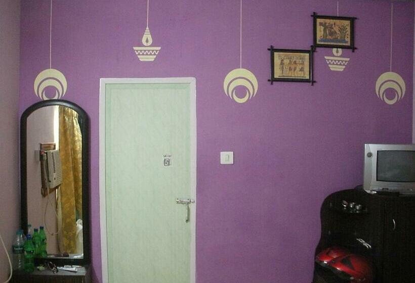 Отель Neel Nirjaney Resorts