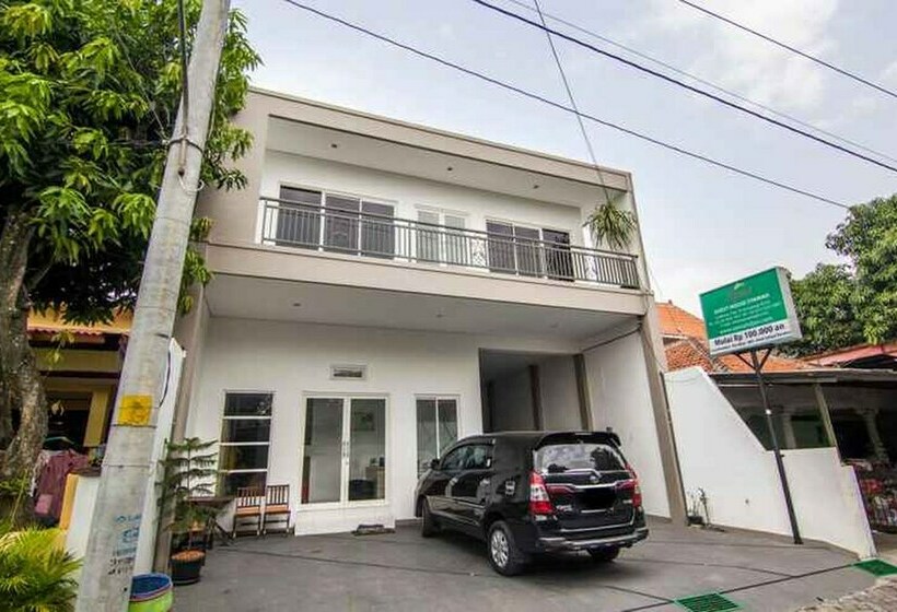 호텔 Oemah Djari Guest House Semarang