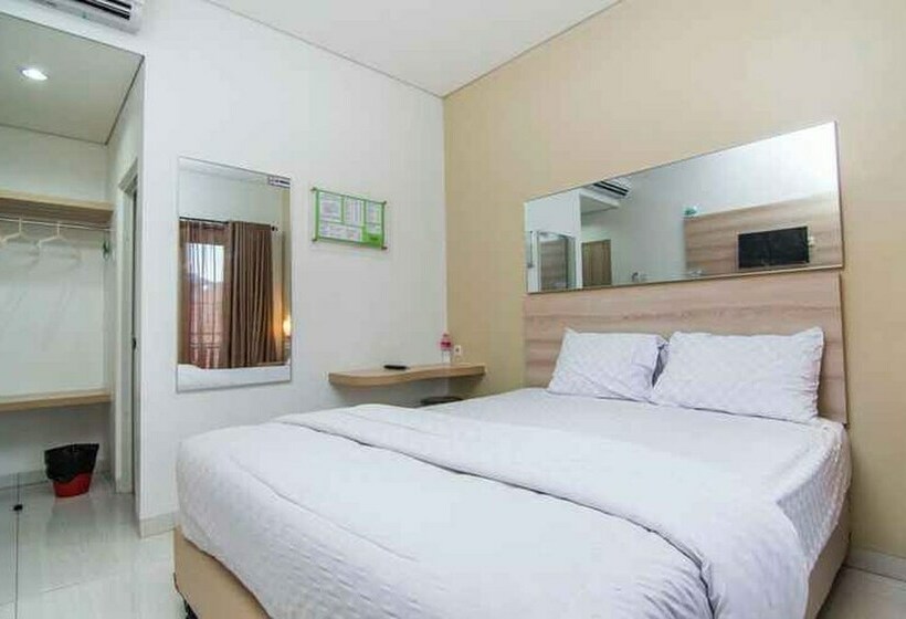 호텔 Oemah Djari Guest House Semarang