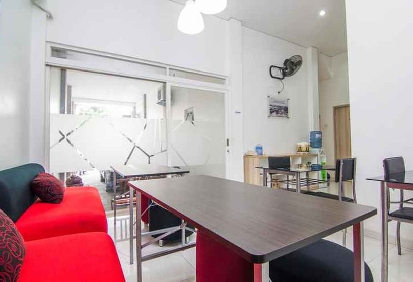 호텔 Oemah Djari Guest House Semarang