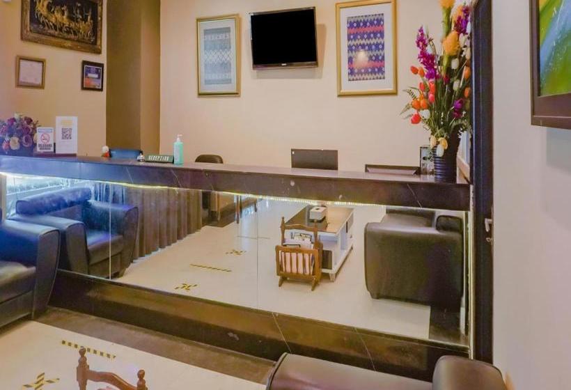 ホテル Oyo 3967 Banua