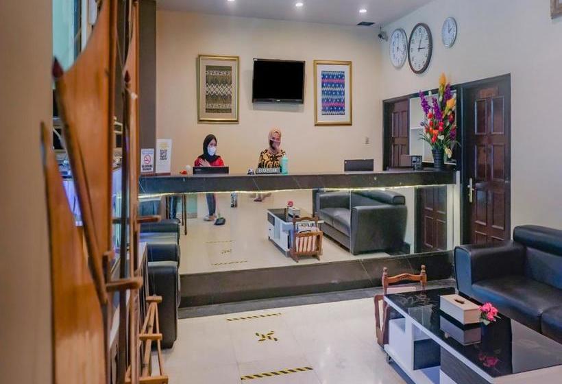 ホテル Oyo 3967 Banua