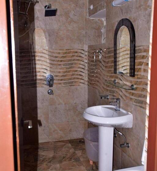 Отель Ronak Cottage