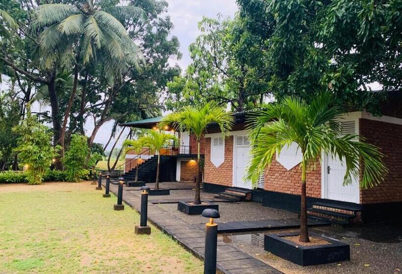 فندق Sethway Village