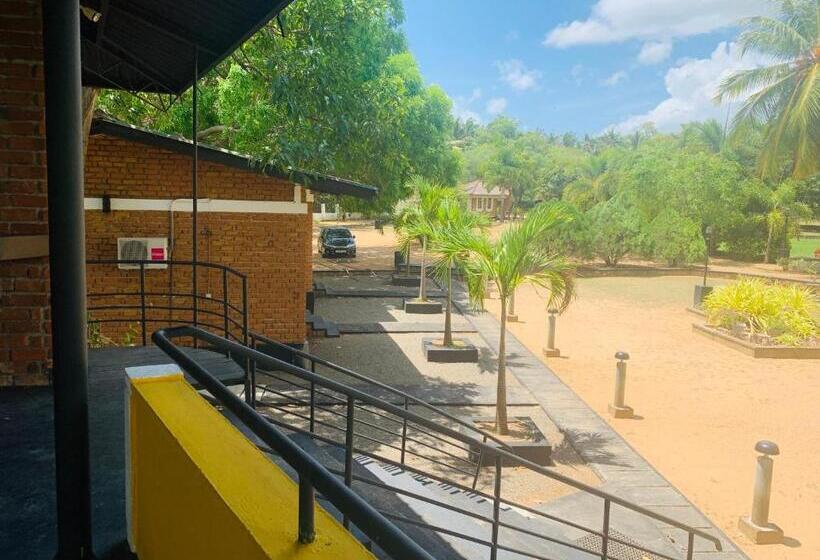 בית מלון כפרי Sethway Village