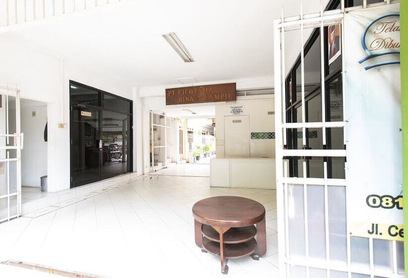 Отель Spot On 3961 Fico S Residence Syariah