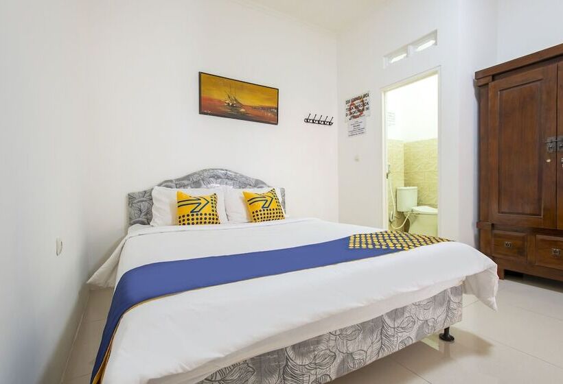 Отель Spot On 3961 Fico S Residence Syariah