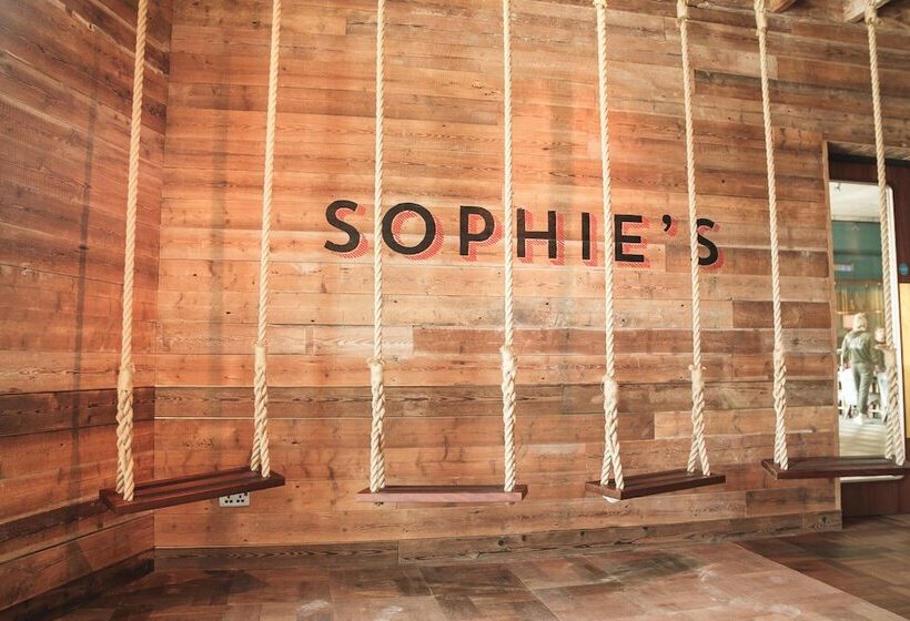 هتل The Dean Cork