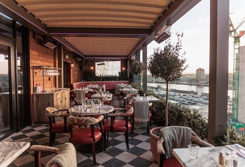 هتل The Dean Cork