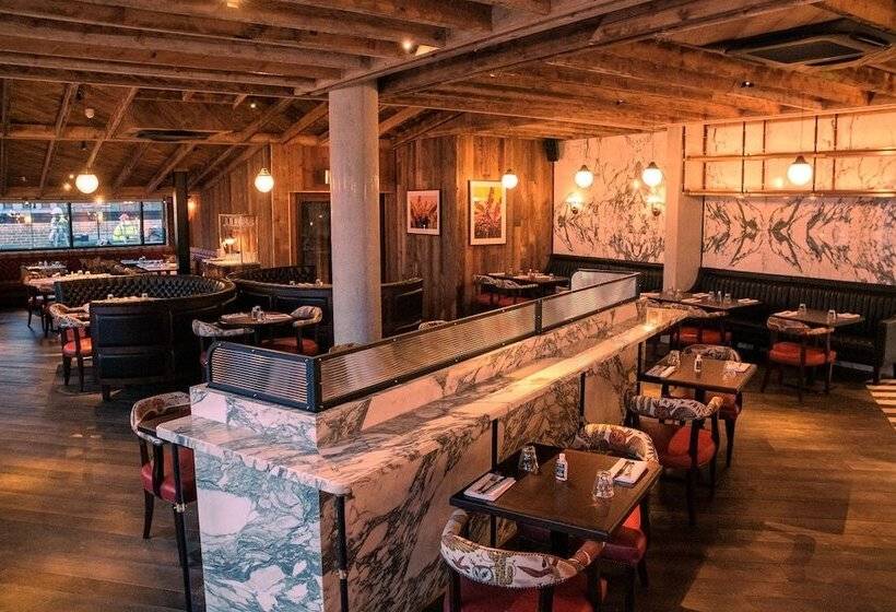 هتل The Dean Cork