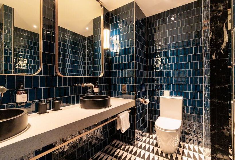 هتل The Dean Cork