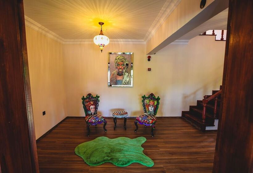 酒店 The Red Witch Boutique