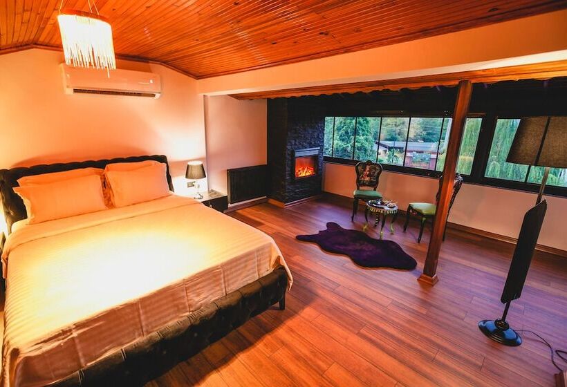 酒店 The Red Witch Boutique