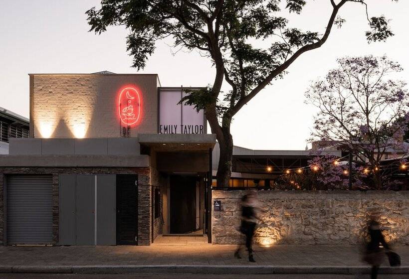 Warders Hotel Fremantle Markets