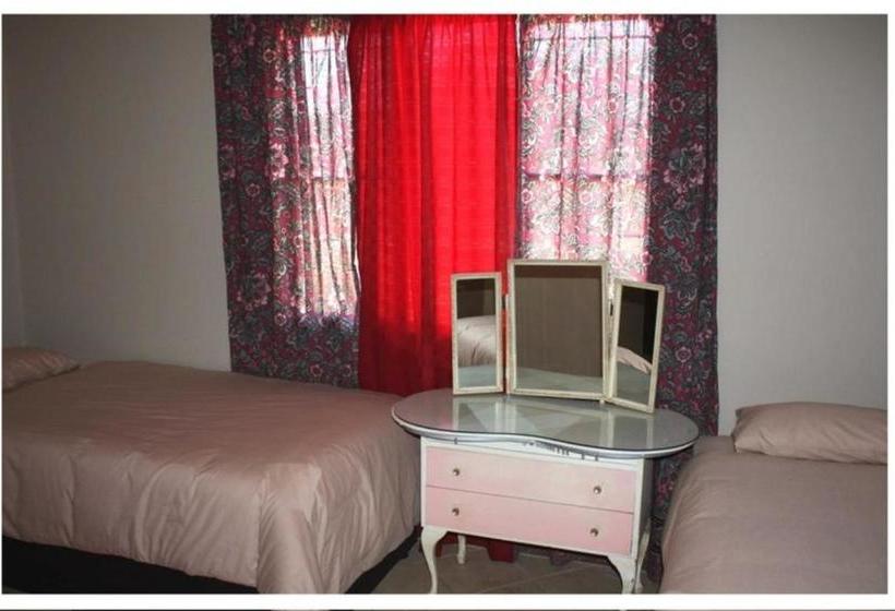 ペンション Abuelita Guesthouse  Room 2