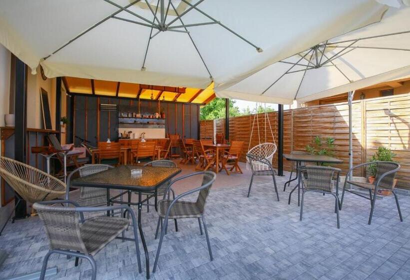 Пансион Ama Guest House