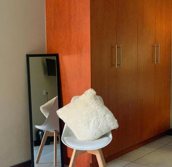 펜션 Bread & Barrel Eureka Kimberley