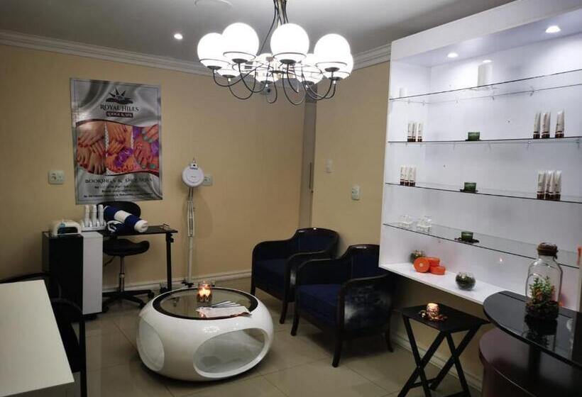 פנסיון Royal Hills Lodge And Spa