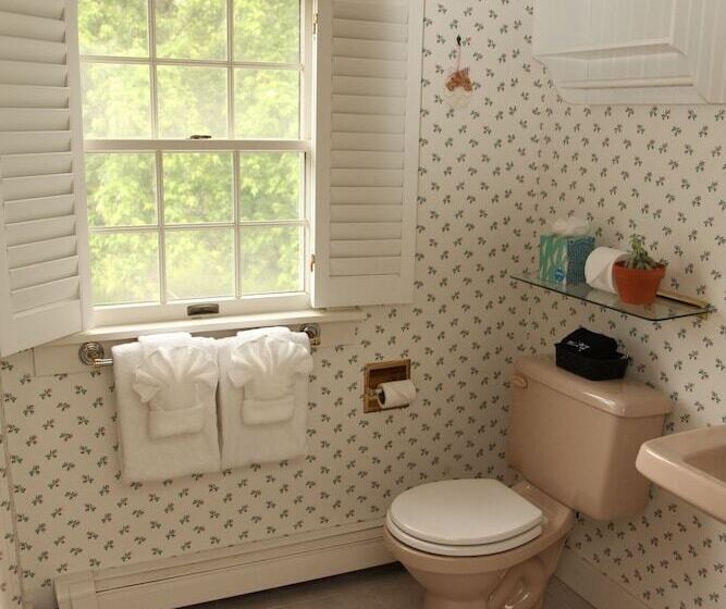 بنسيون The Rugosa Guest House