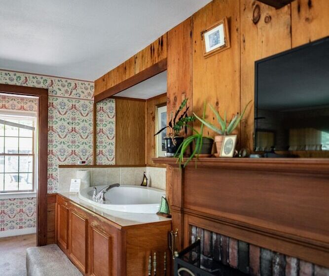 بنسيون The Rugosa Guest House