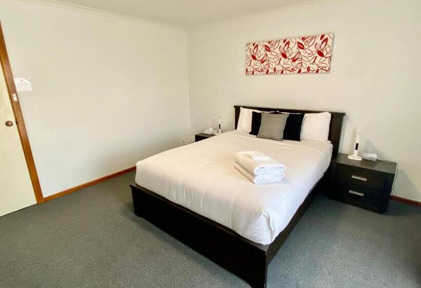 פנסיון Sevens Avenue Guest House