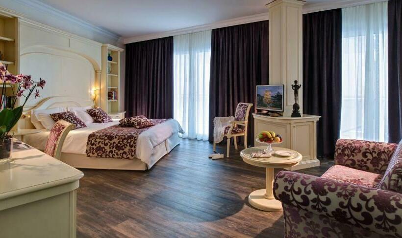 Tritone Luxury Hotel Thermae & Spa