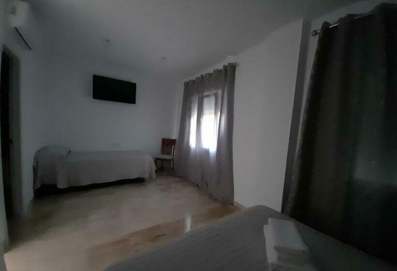 Общежитие Alojamiento Saturno1