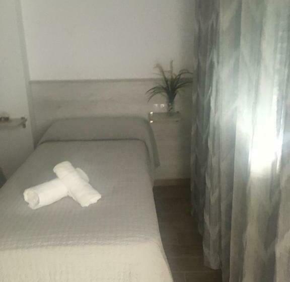 Общежитие Alojamiento Saturno1