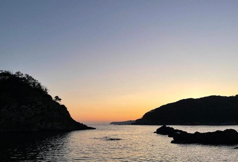 הוסטל Guesthouse All You Need