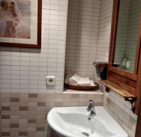 فندق صغير Hostal Agripino Y Restaurante Asiático