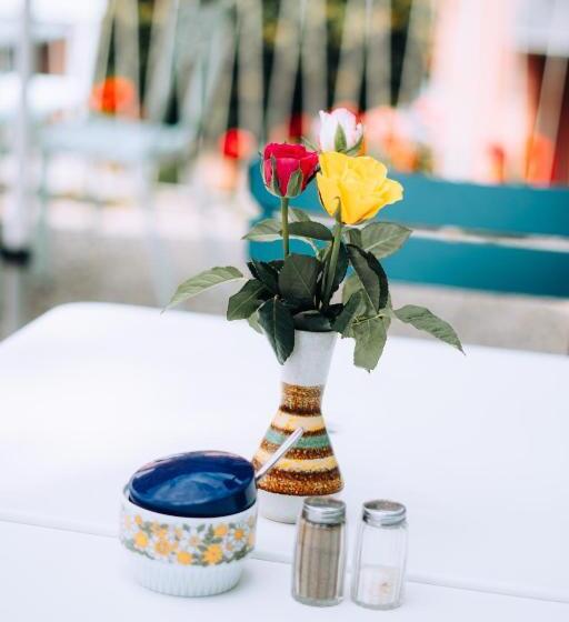 ユースホステル Molo Rouge