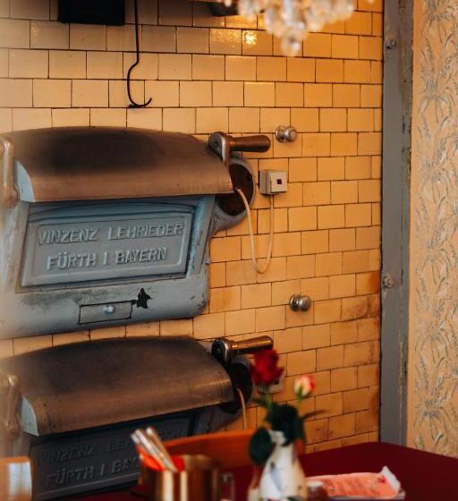 ユースホステル Molo Rouge