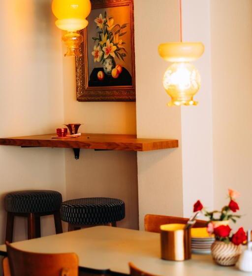 ユースホステル Molo Rouge