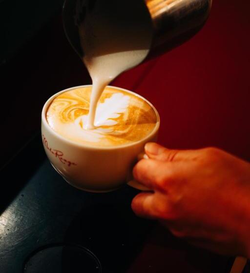 ユースホステル Molo Rouge