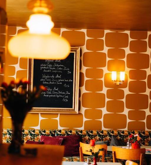 ユースホステル Molo Rouge