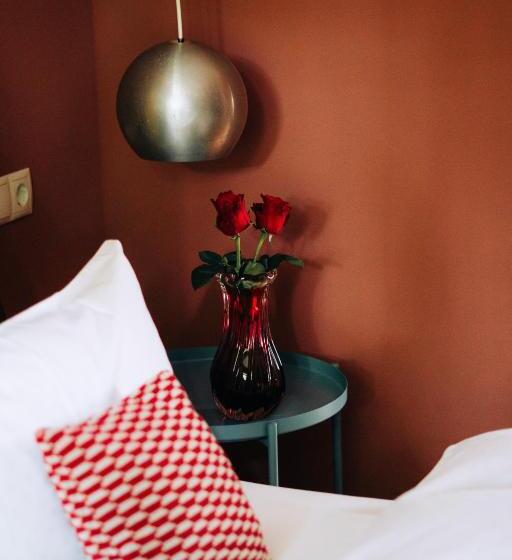 ユースホステル Molo Rouge