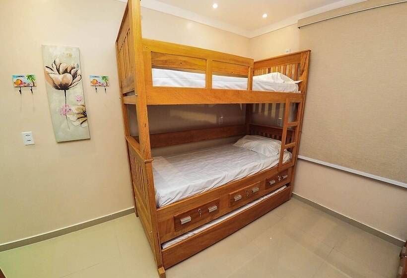 Arenna 7 Hostel & Studios