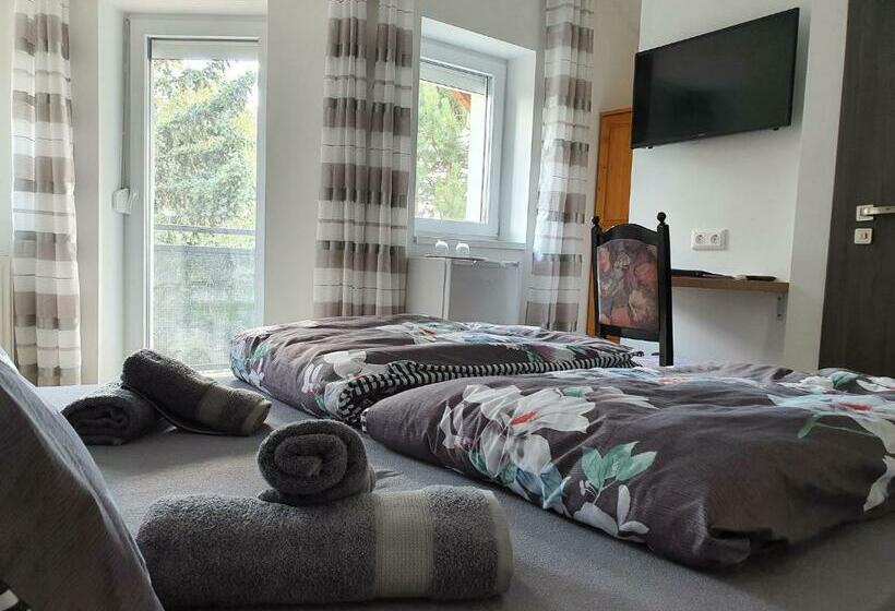 Bed and Breakfast Monostor Panzió