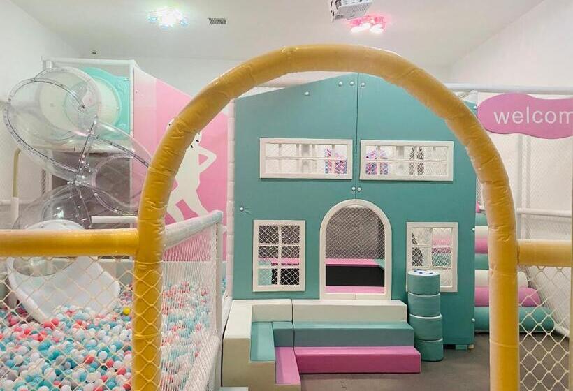 C&d Hotel,xiamen Xiang An Late Check Out & Free Welcome Snacks