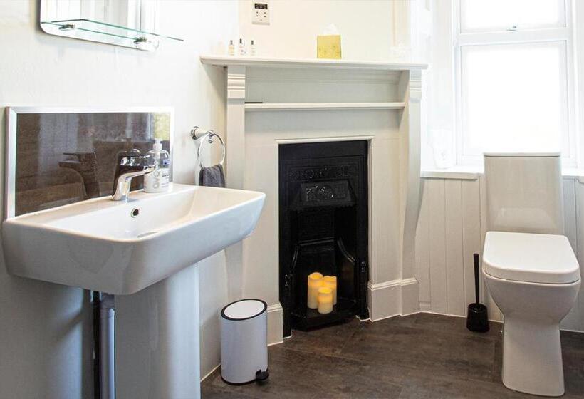 Cosy Wolf Bed & Breakfast