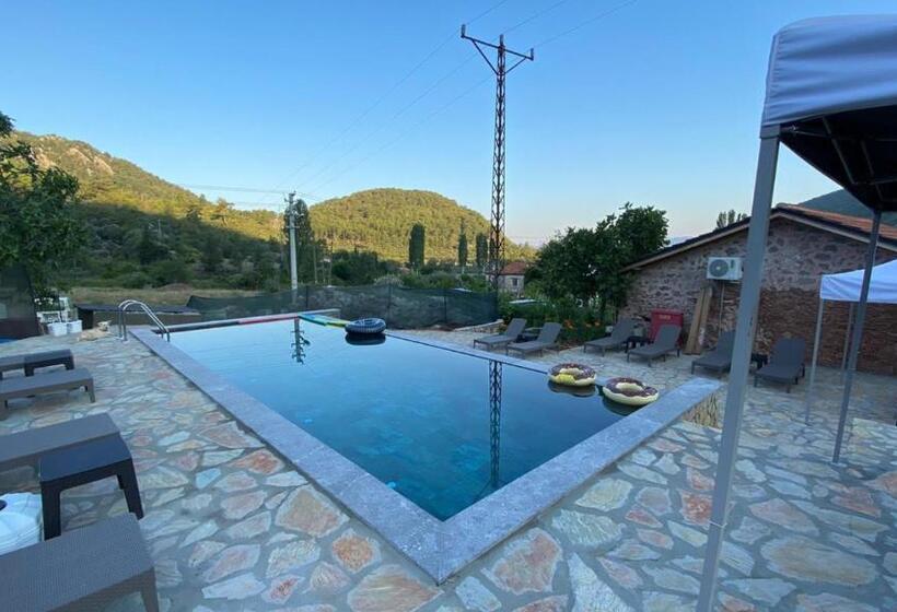 Dedehan Retreat Otel