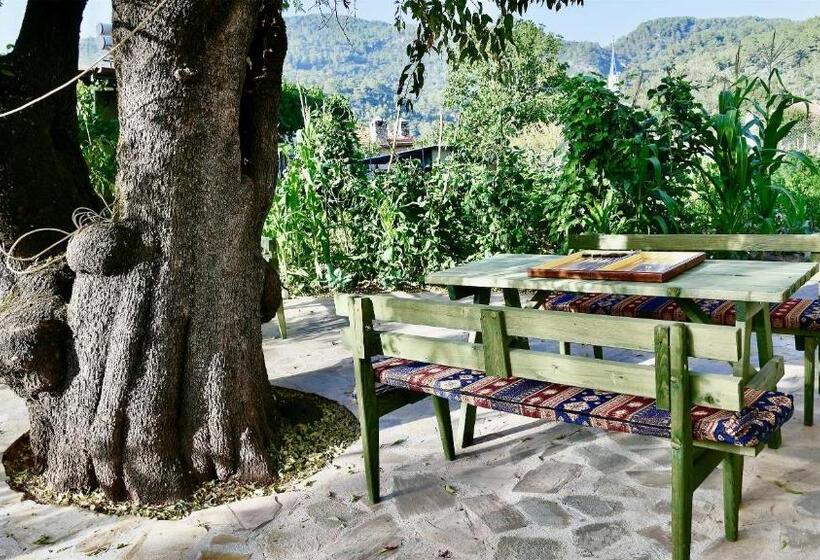 Dedehan Retreat Otel