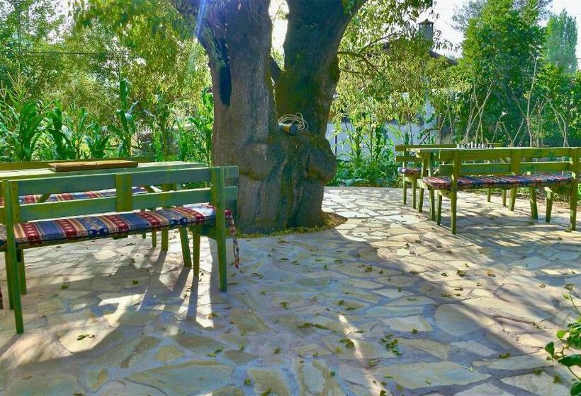 Dedehan Retreat Otel