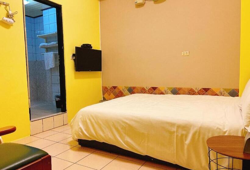 Forever Happiness Hostel